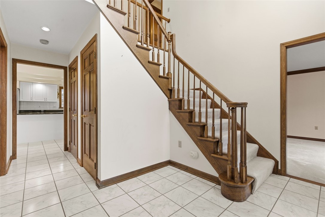 370 Cobblestone Cir