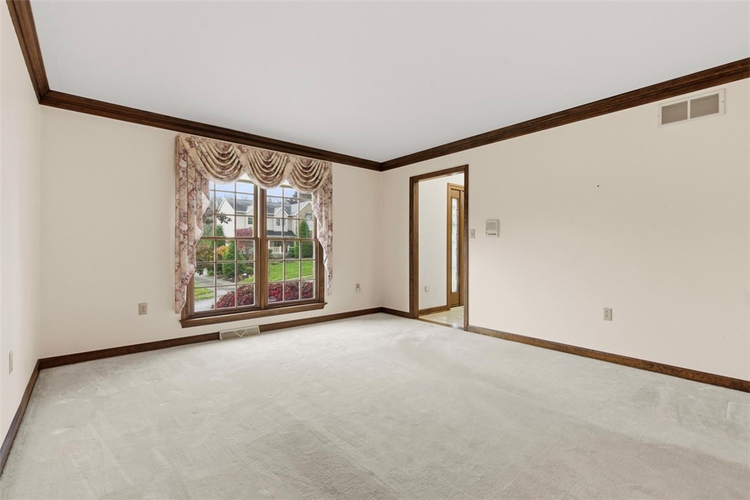 370 Cobblestone Cir