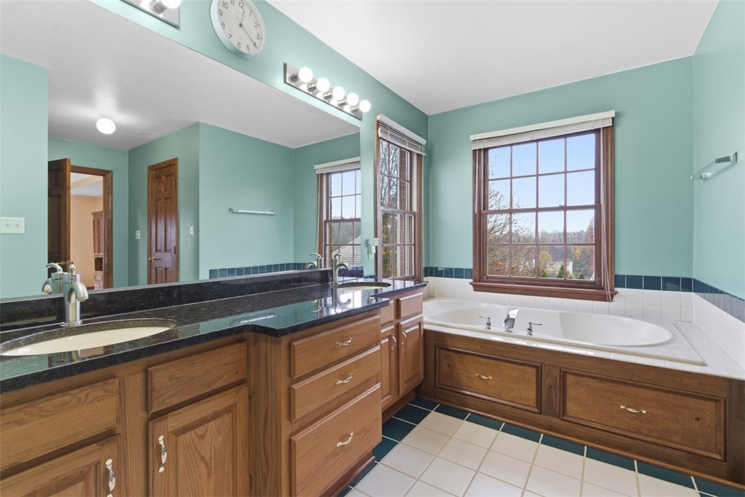 370 Cobblestone Cir