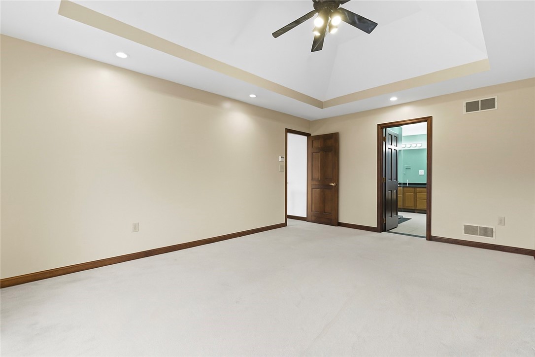 370 Cobblestone Cir