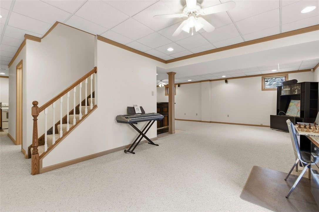 370 Cobblestone Cir