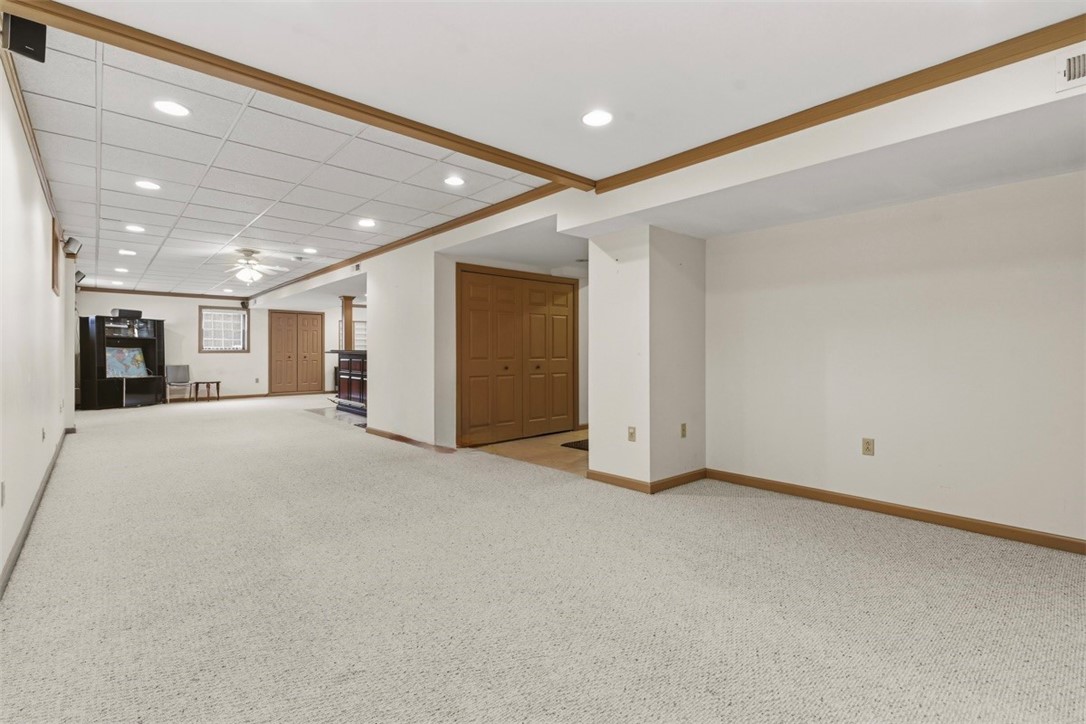 370 Cobblestone Cir
