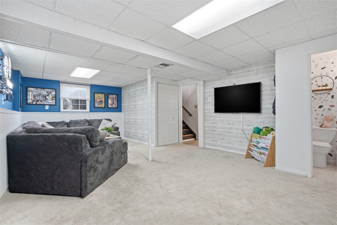 129 Scottsdale Dr