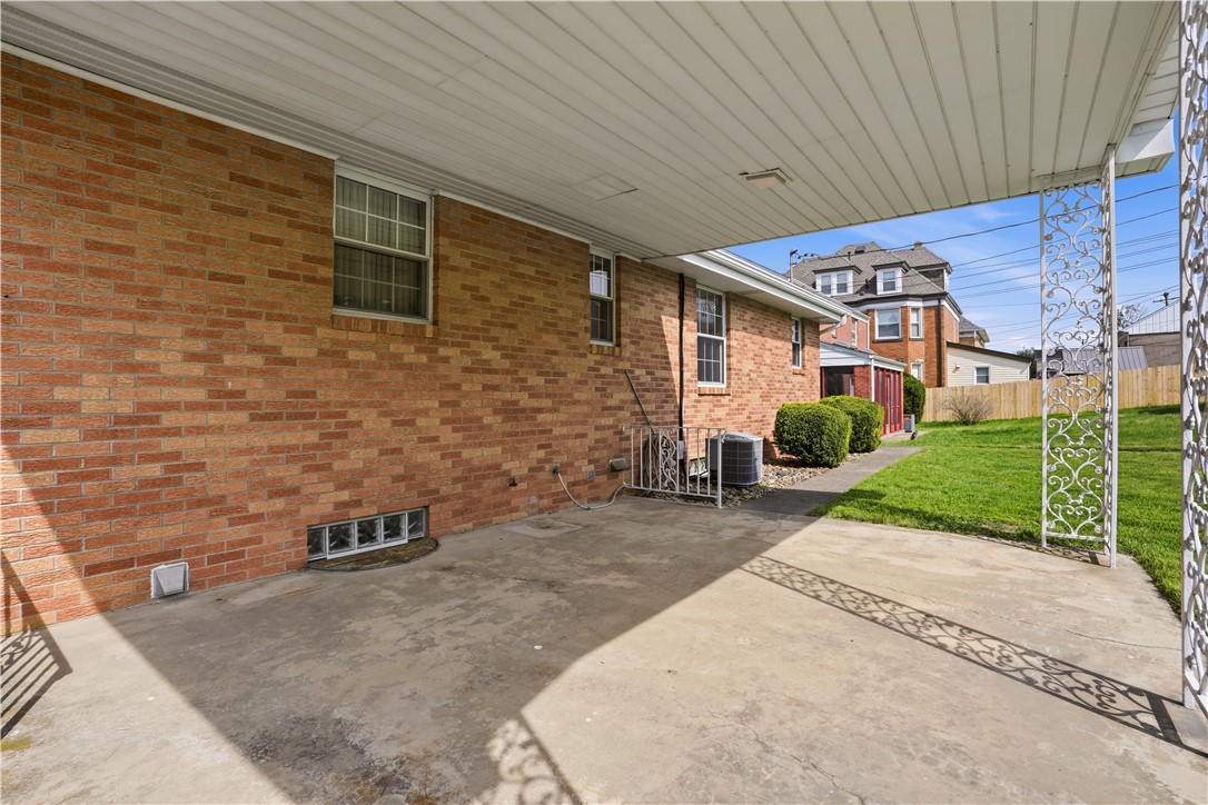 1618 Ridge Ave