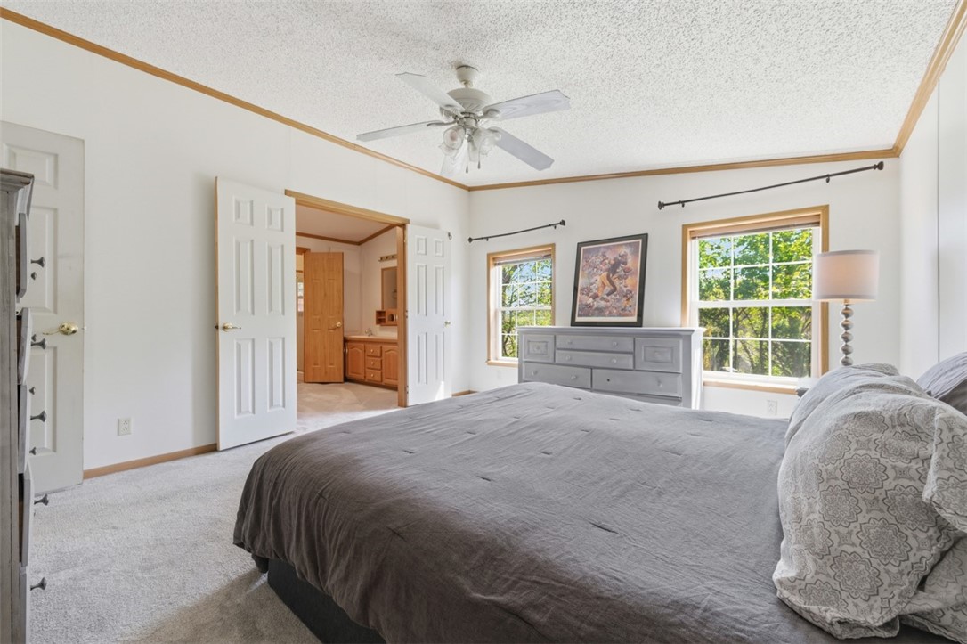 10 North Rock Lake Court