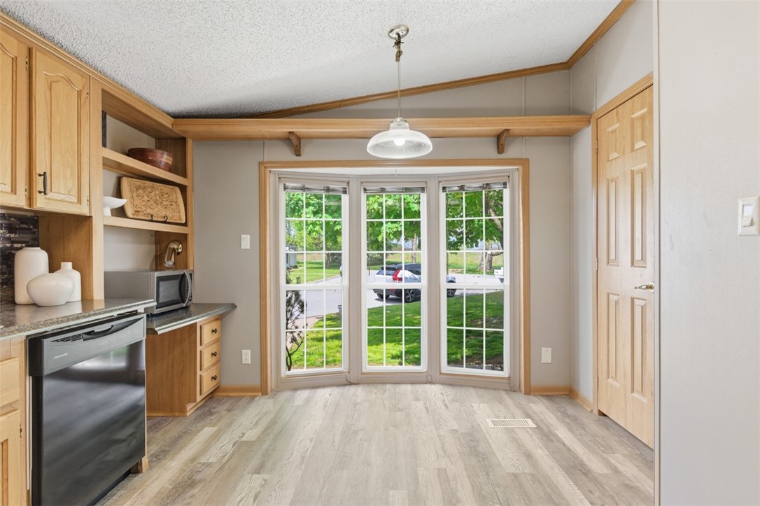 10 North Rock Lake Court
