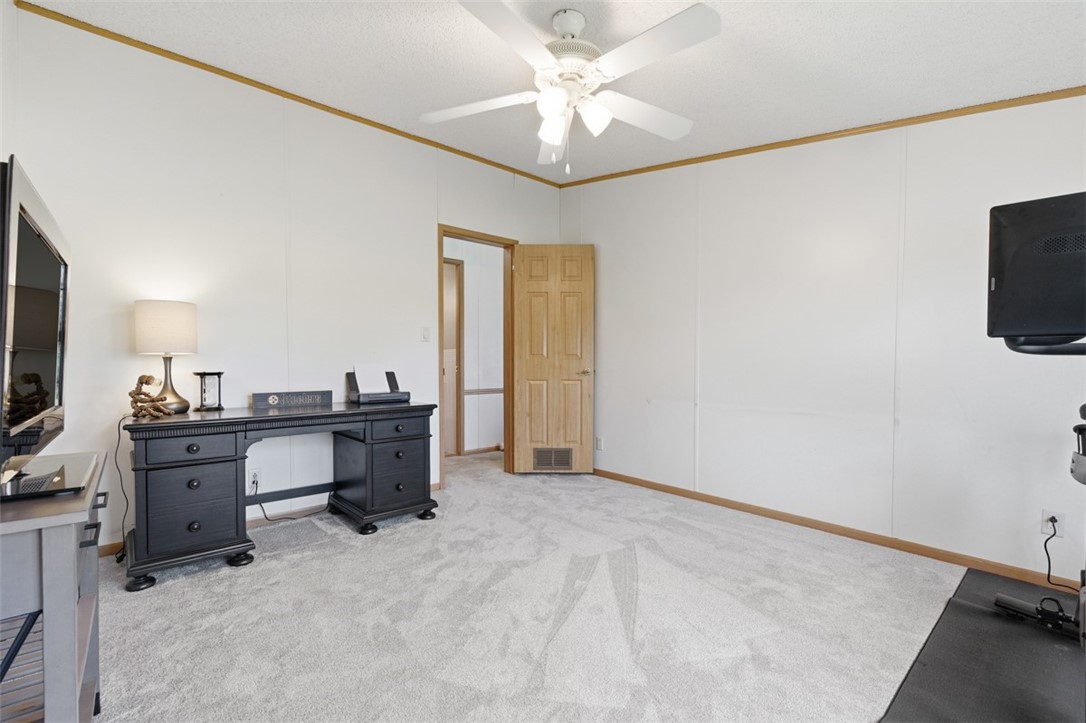 10 North Rock Lake Court