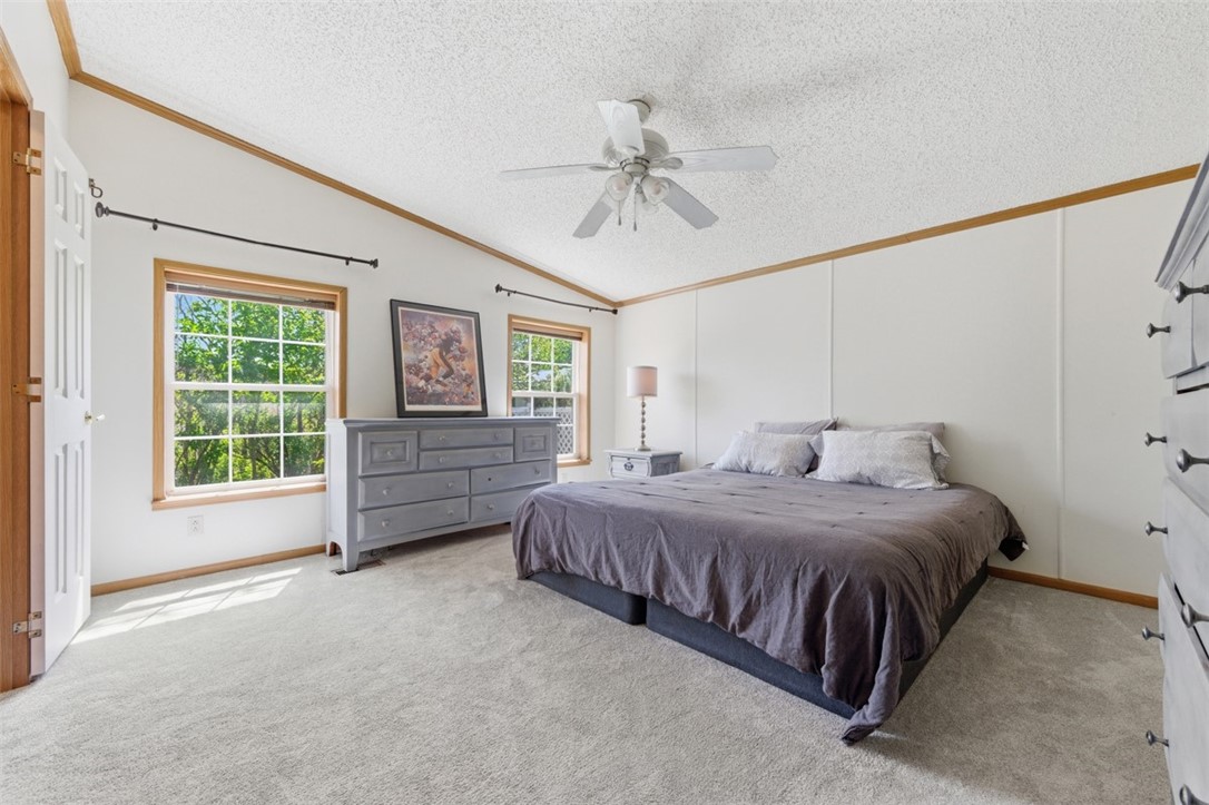 10 North Rock Lake Court