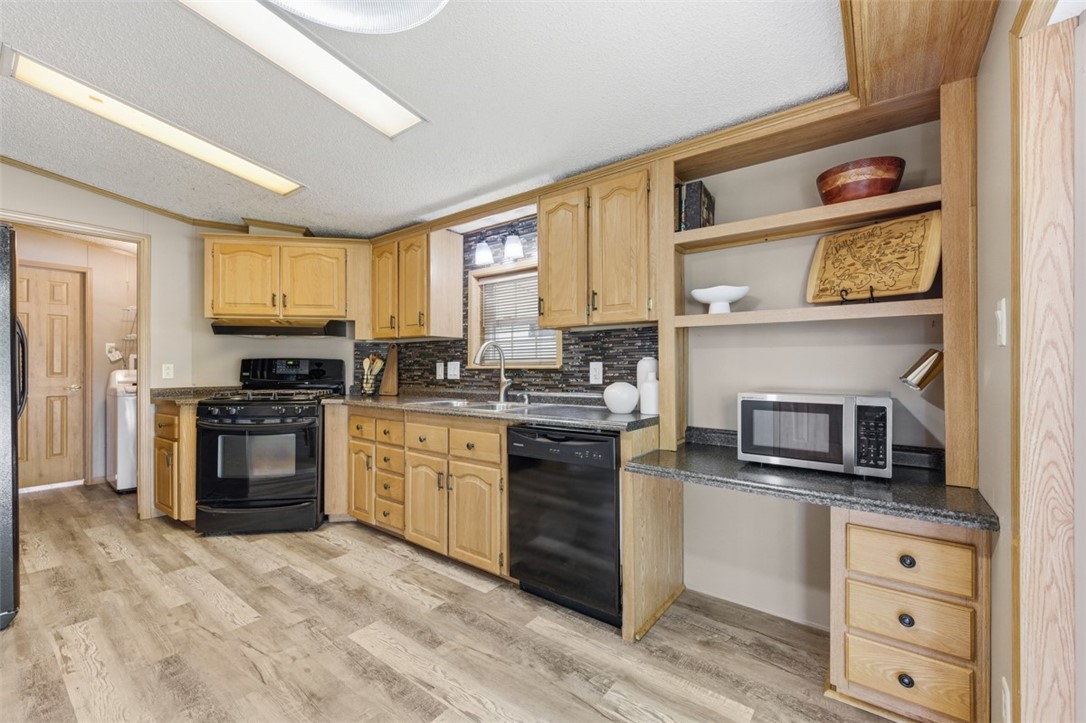 10 North Rock Lake Court