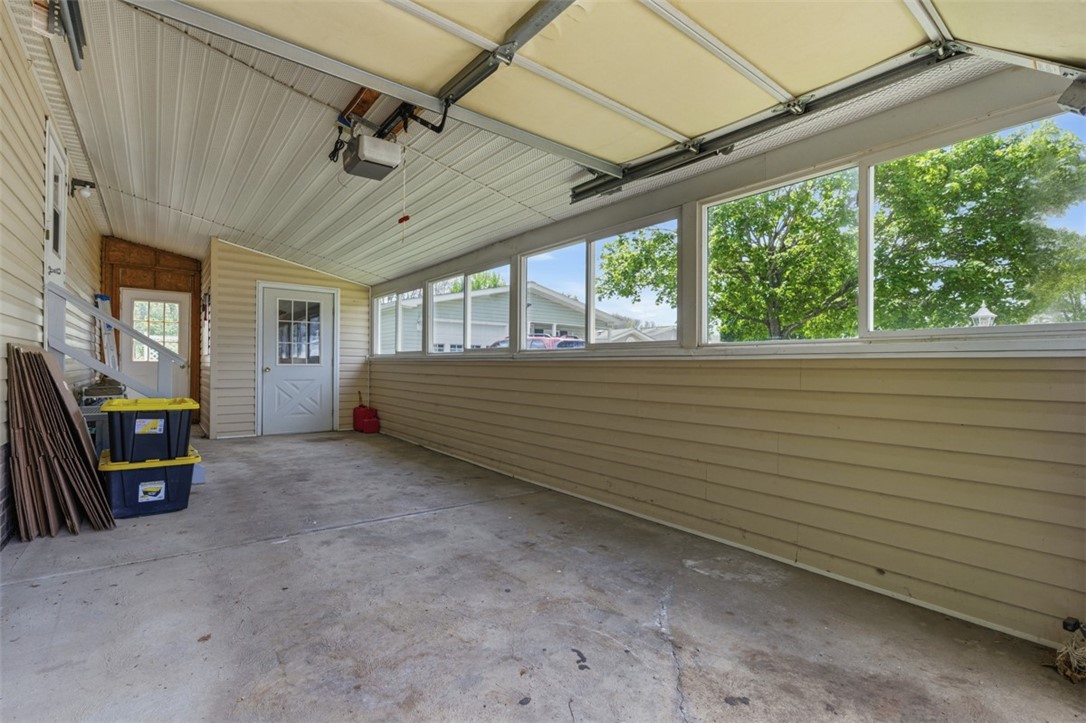 10 North Rock Lake Court