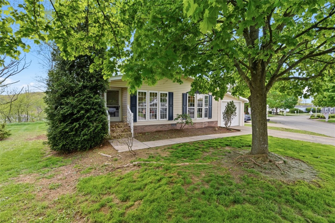 10 North Rock Lake Court