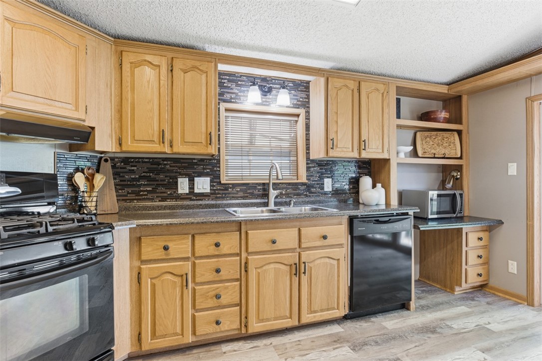 10 North Rock Lake Court