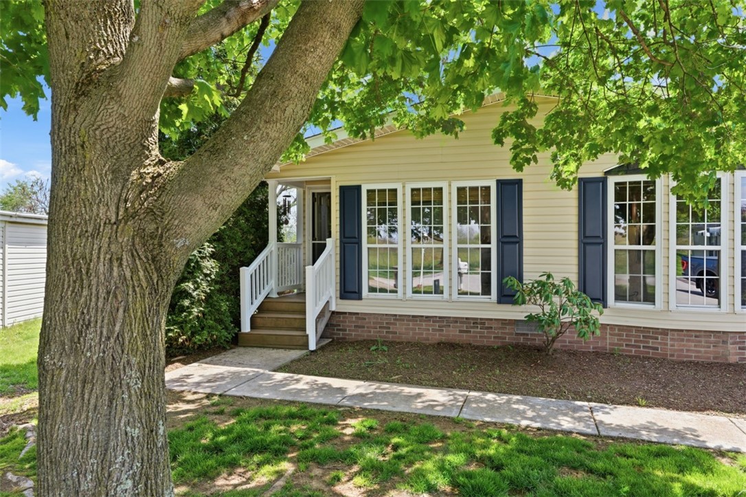 10 North Rock Lake Court