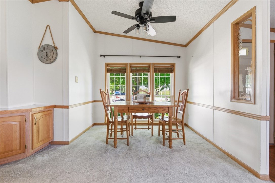 10 North Rock Lake Court
