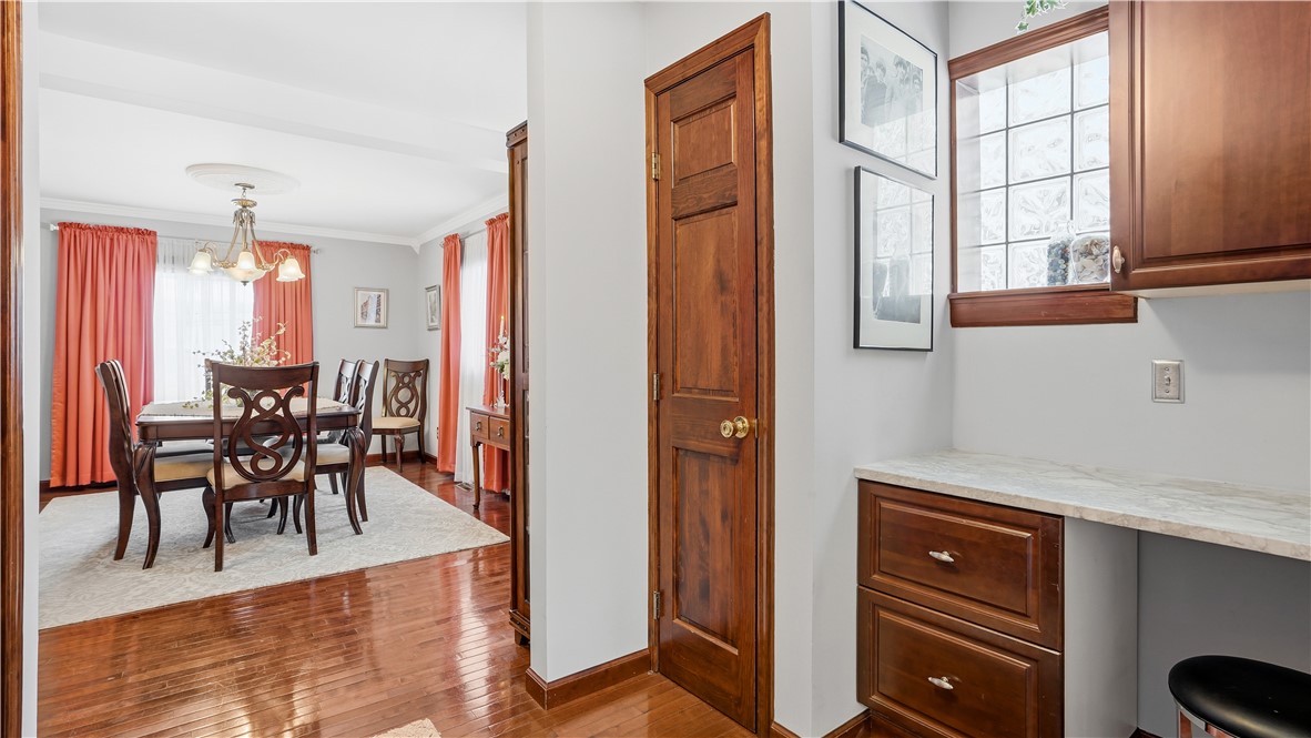 32 Herbst Rd