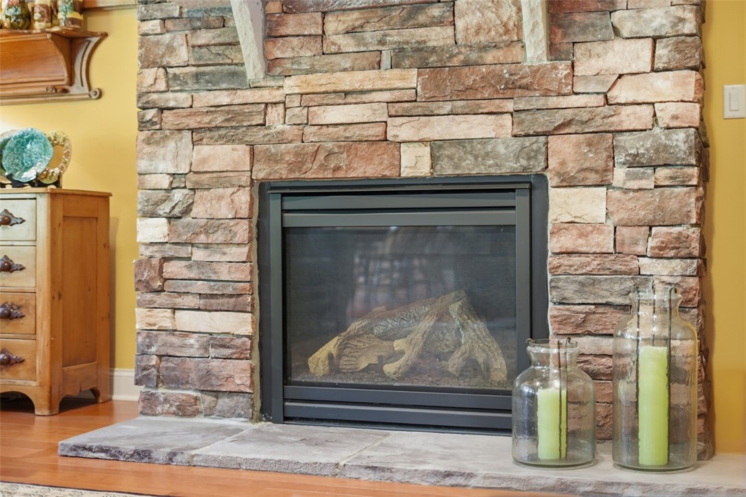 195 Seneca PL