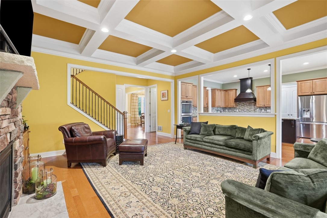 195 Seneca PL
