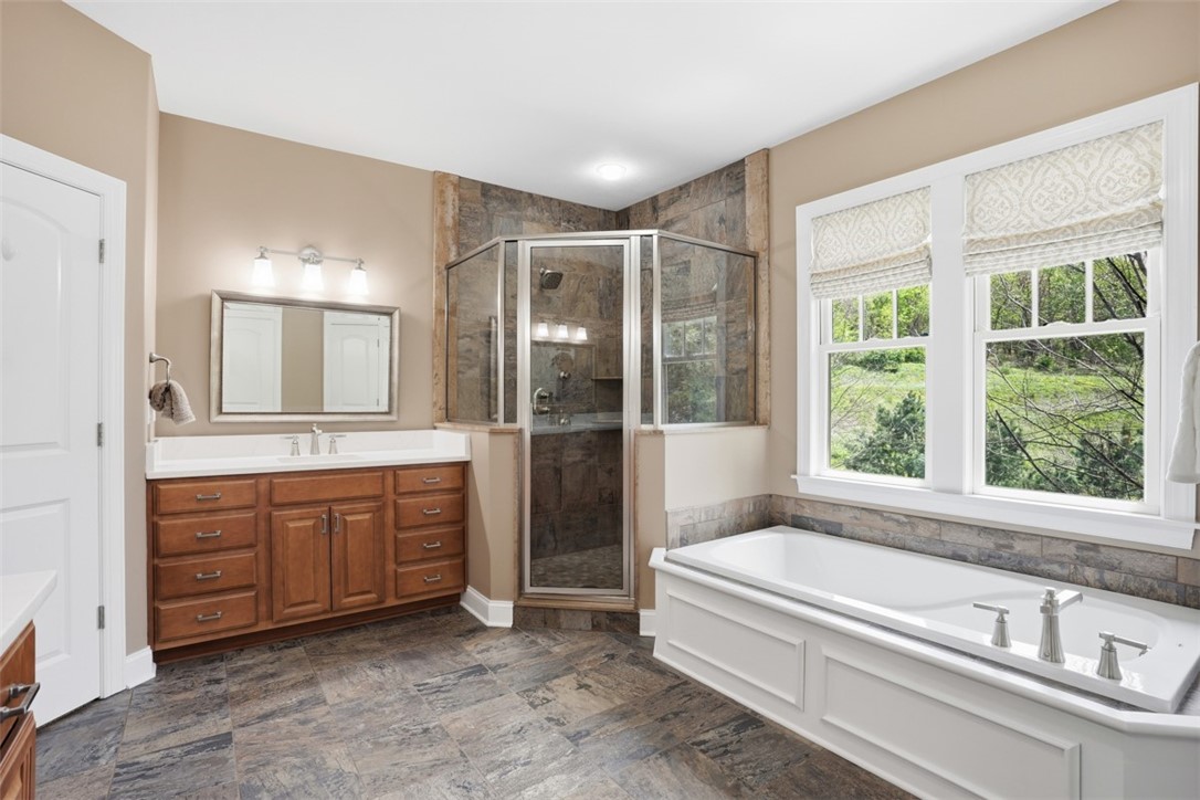 195 Seneca PL