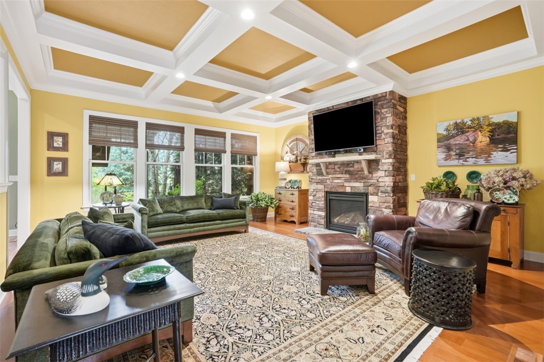 195 Seneca PL