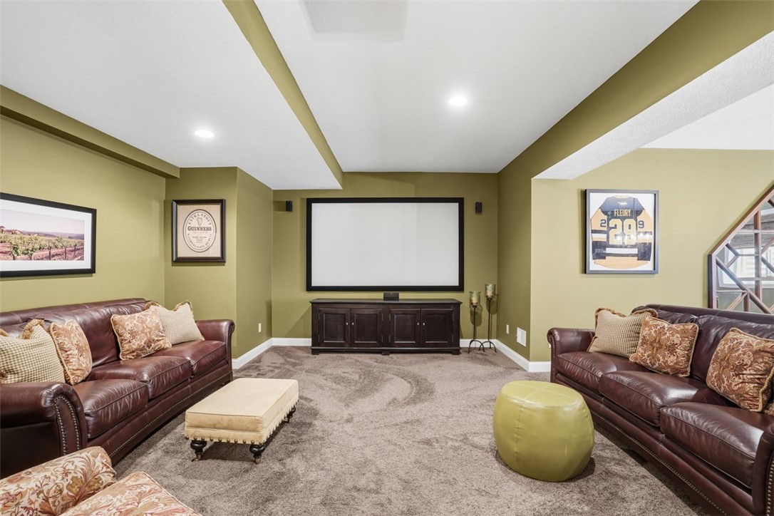 195 Seneca PL