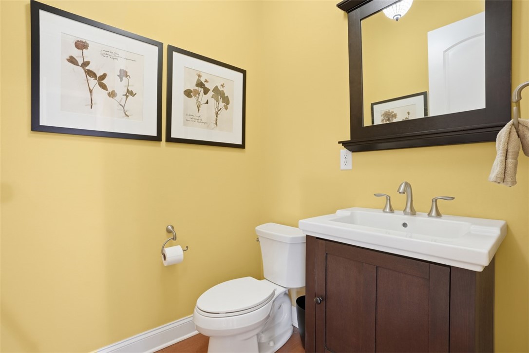 195 Seneca PL