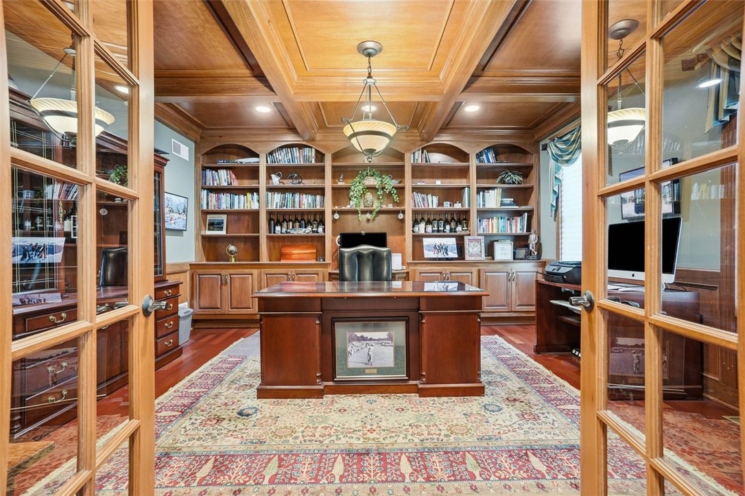 1040 Chanticleer Dr