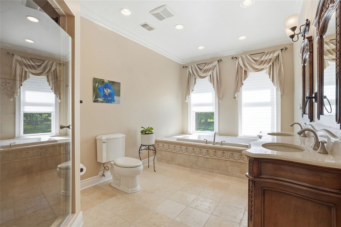 1040 Chanticleer Dr