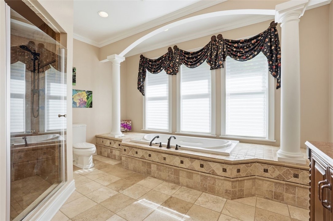 1040 Chanticleer Dr
