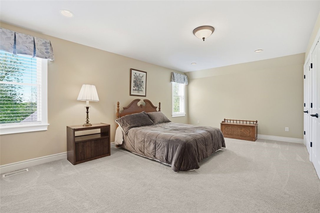 1040 Chanticleer Dr