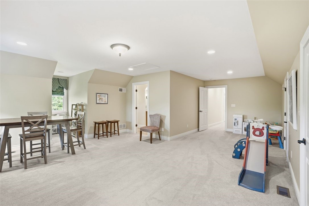 1040 Chanticleer Dr
