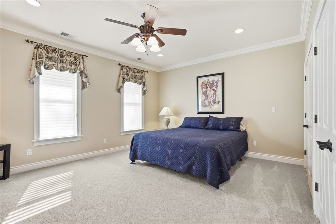 1040 Chanticleer Dr