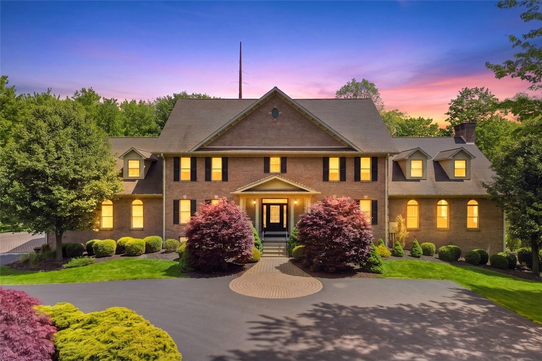 1040 Chanticleer Dr