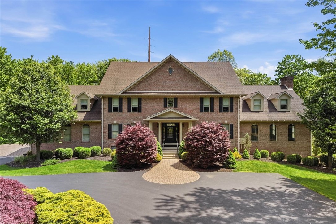 1040 Chanticleer Dr
