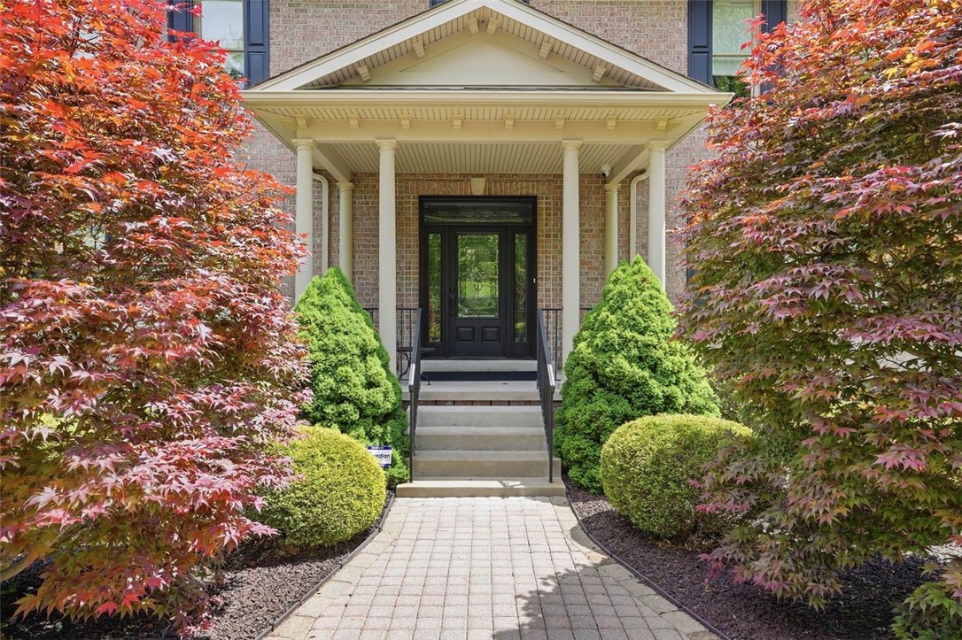 1040 Chanticleer Dr