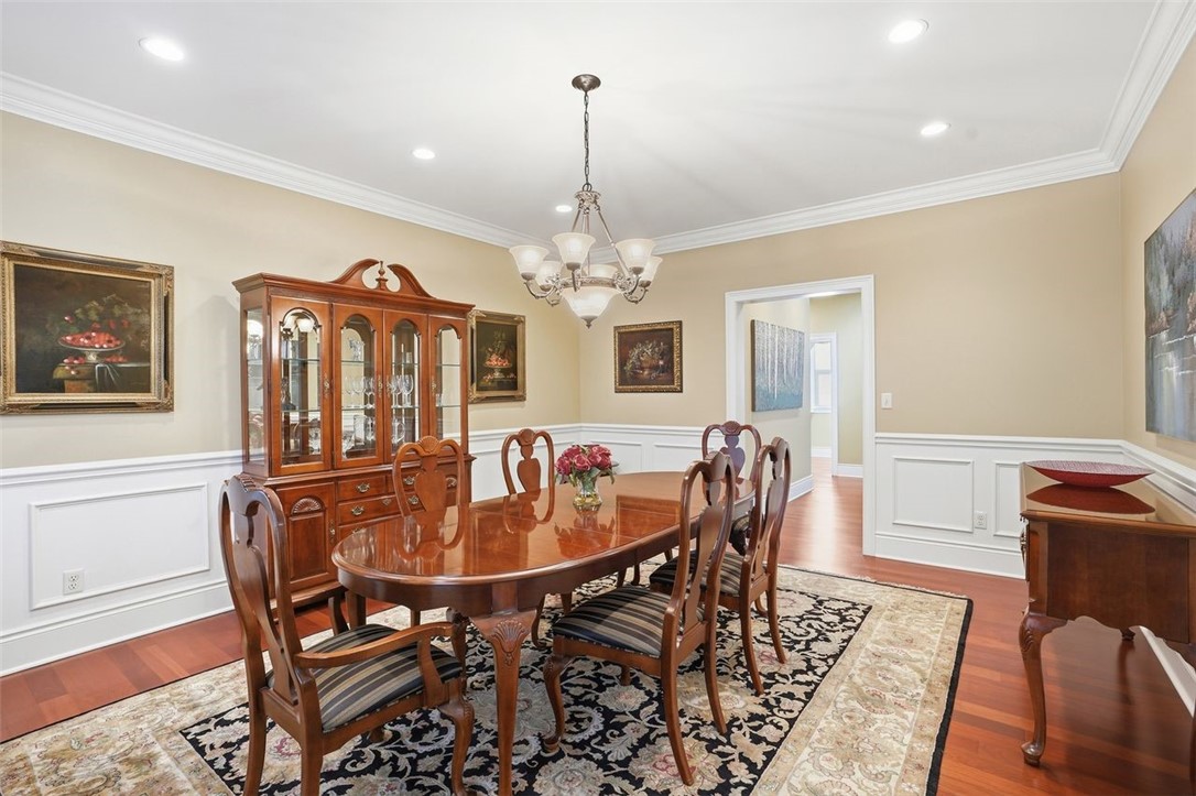 1040 Chanticleer Dr
