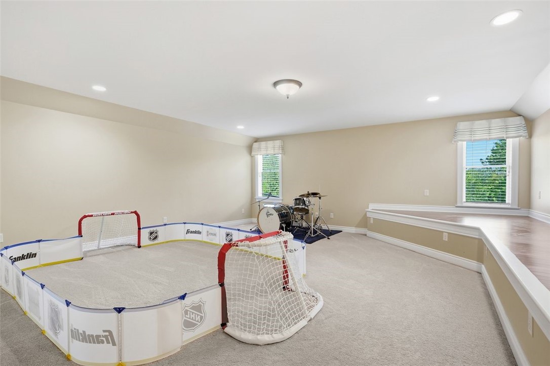1040 Chanticleer Dr