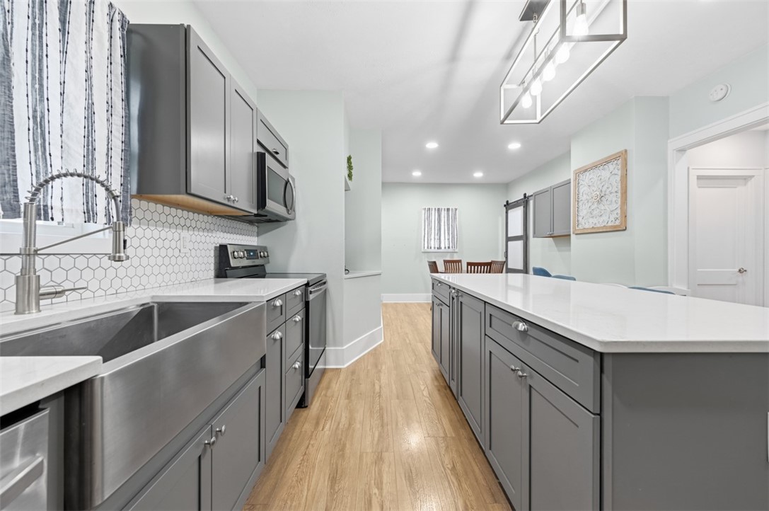 304 Center St