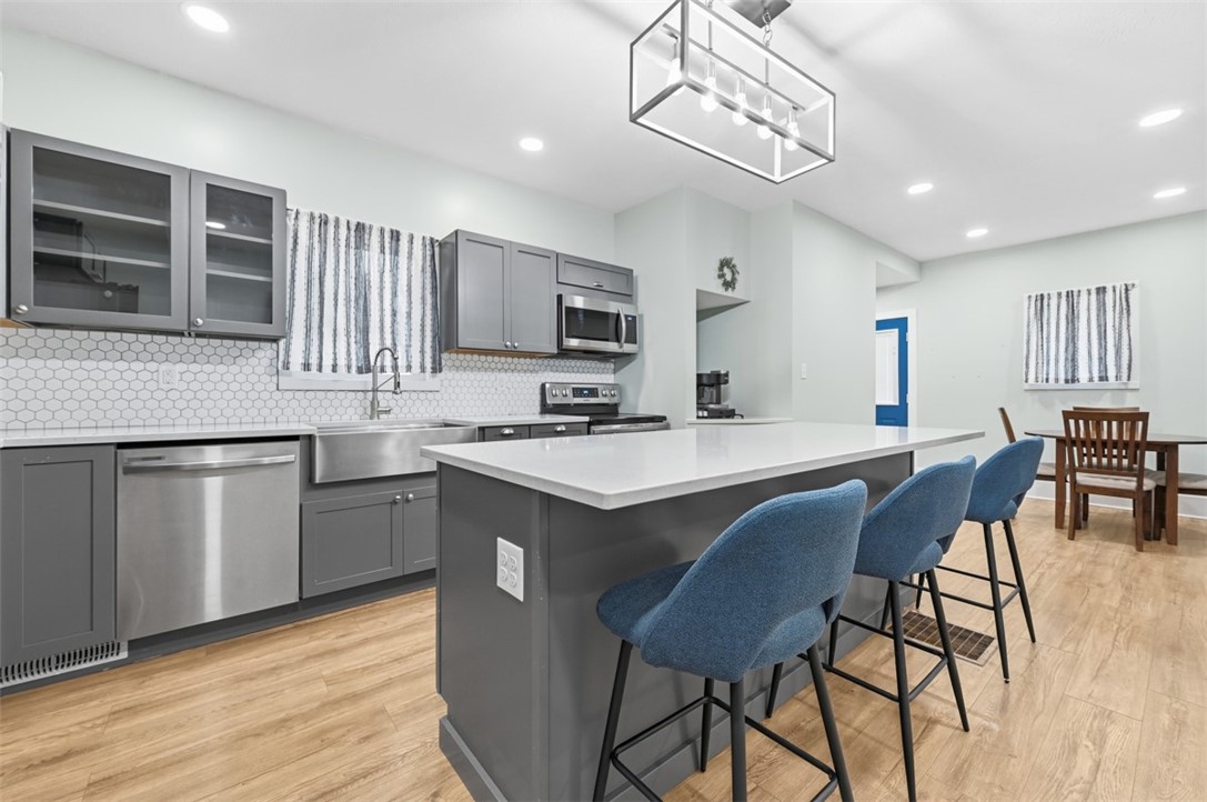 304 Center St
