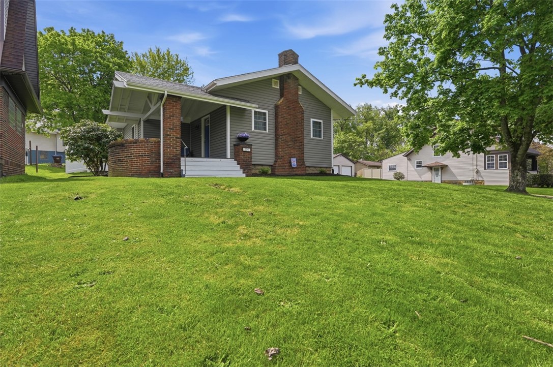 304 Center St