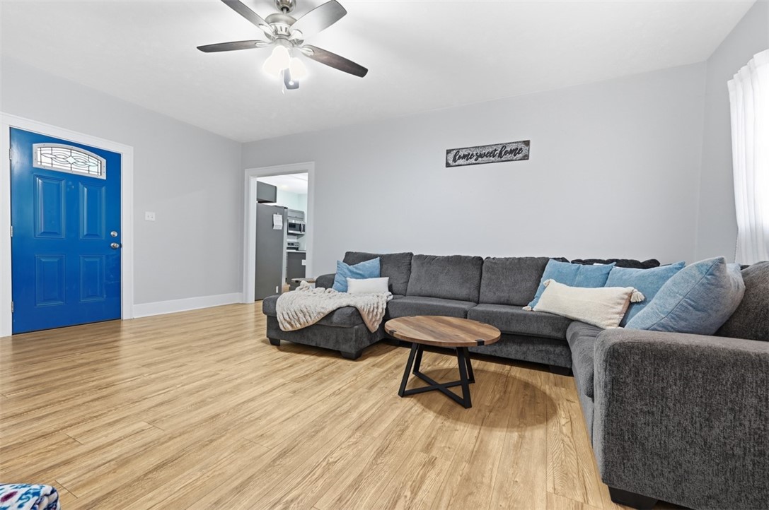 304 Center St