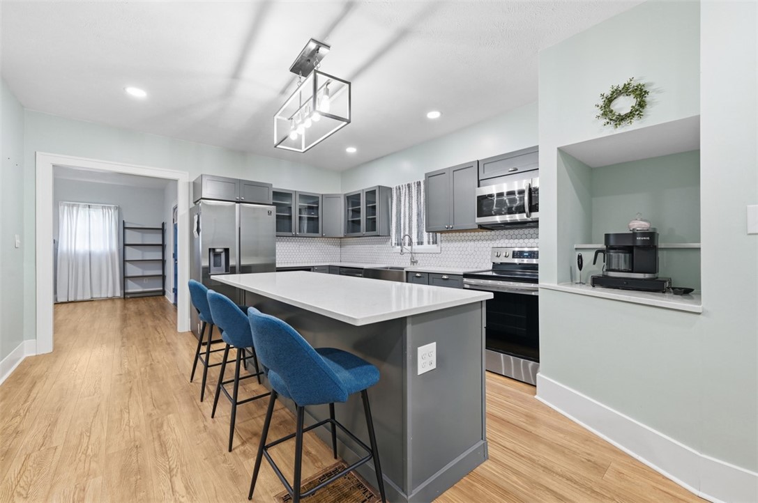 304 Center St