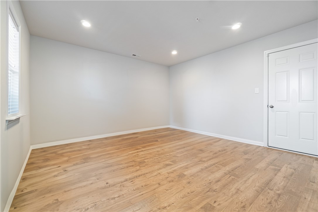 314 Harlequin St
