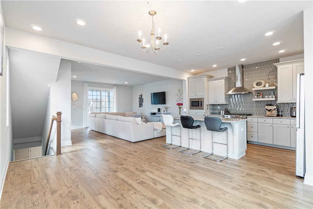 314 Harlequin St
