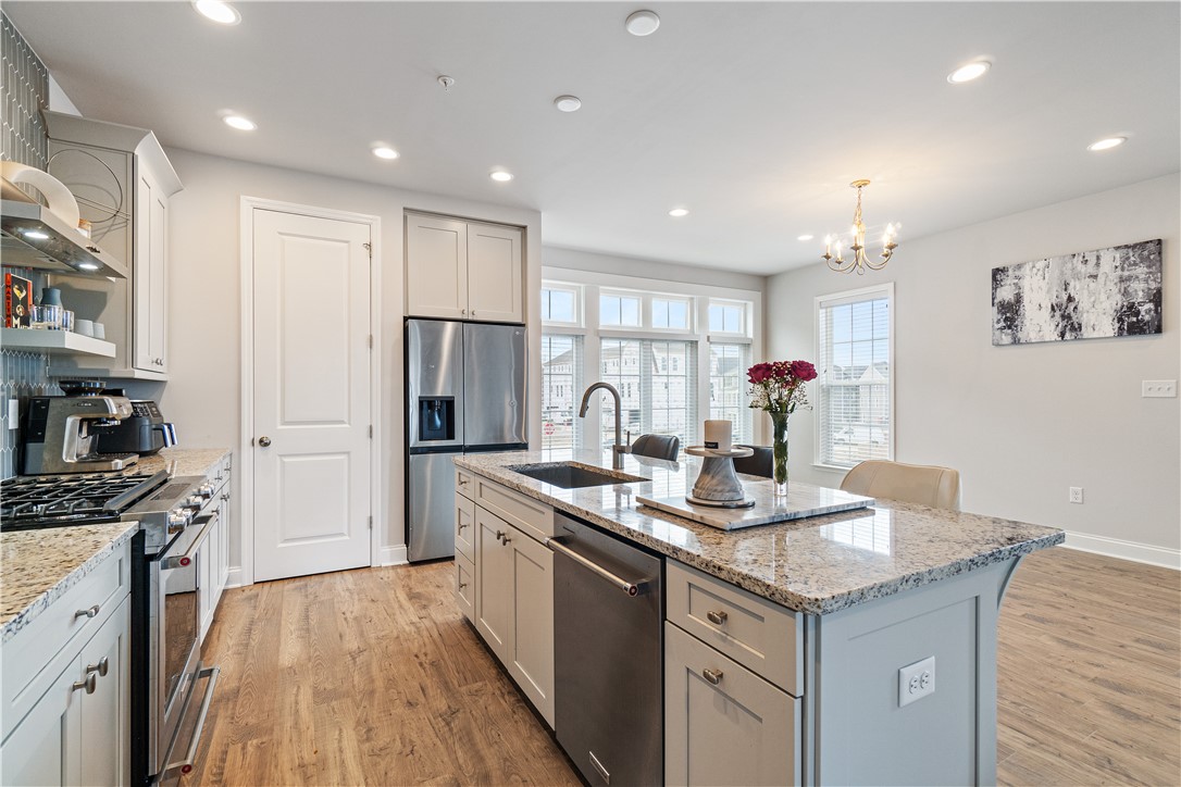 314 Harlequin St