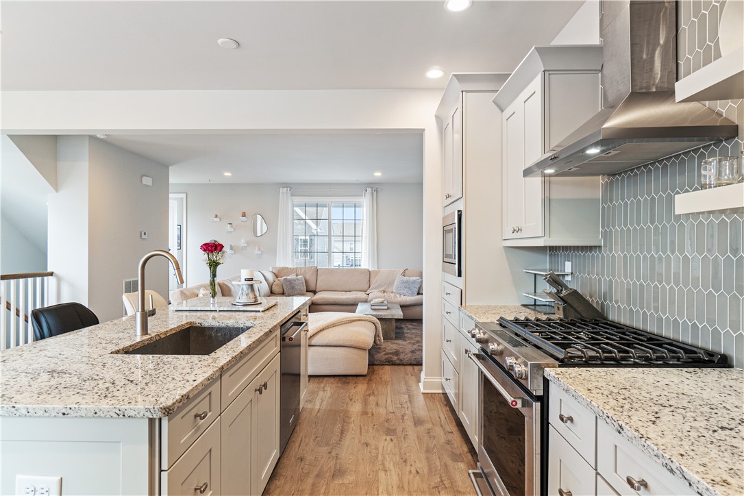 314 Harlequin St