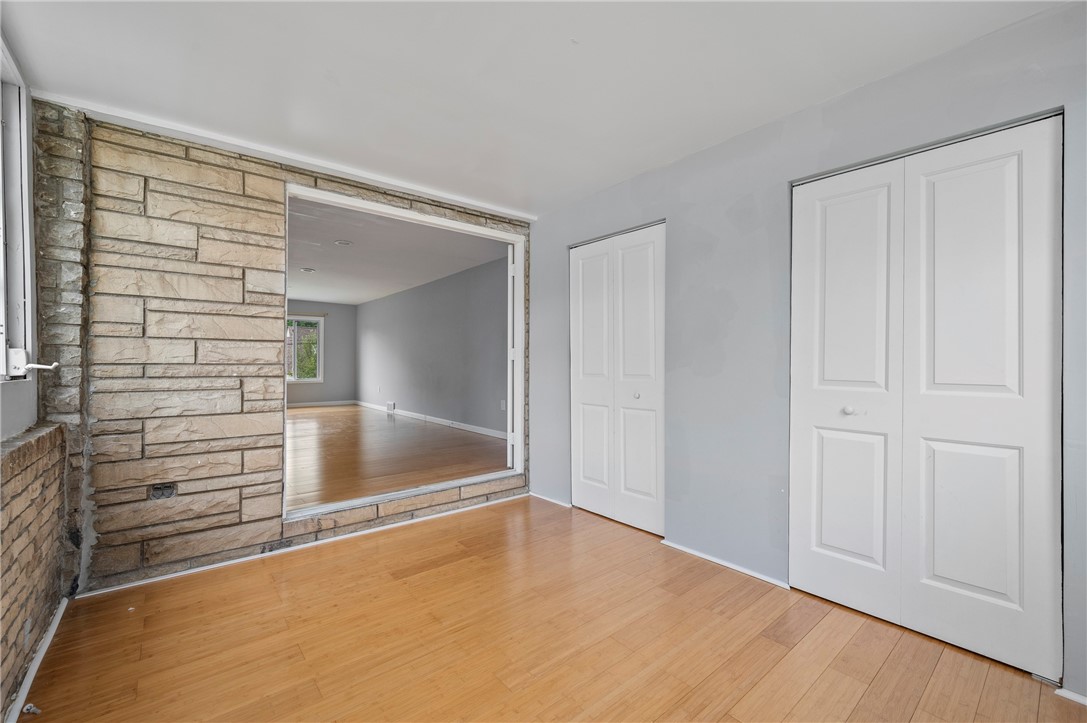 126 8th Ave