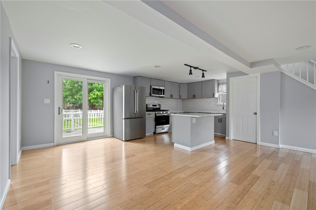 126 8th Ave