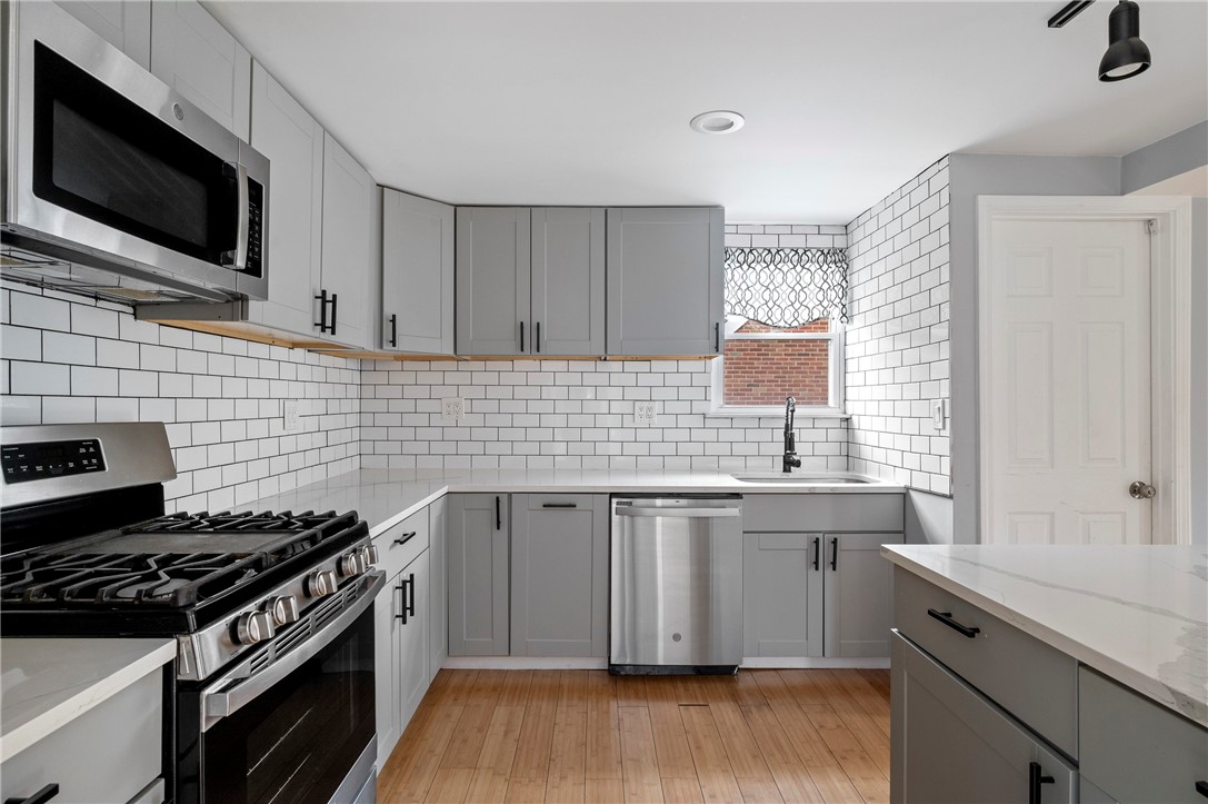 126 8th Ave