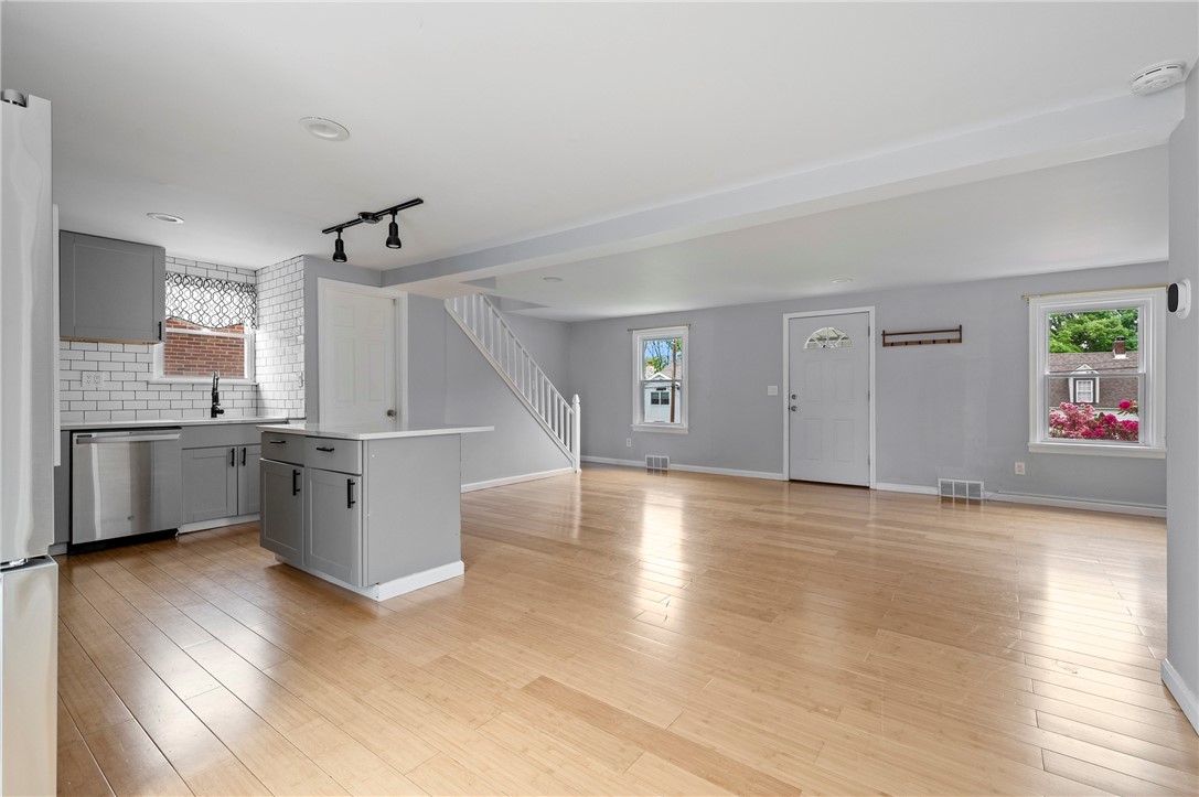 126 8th Ave