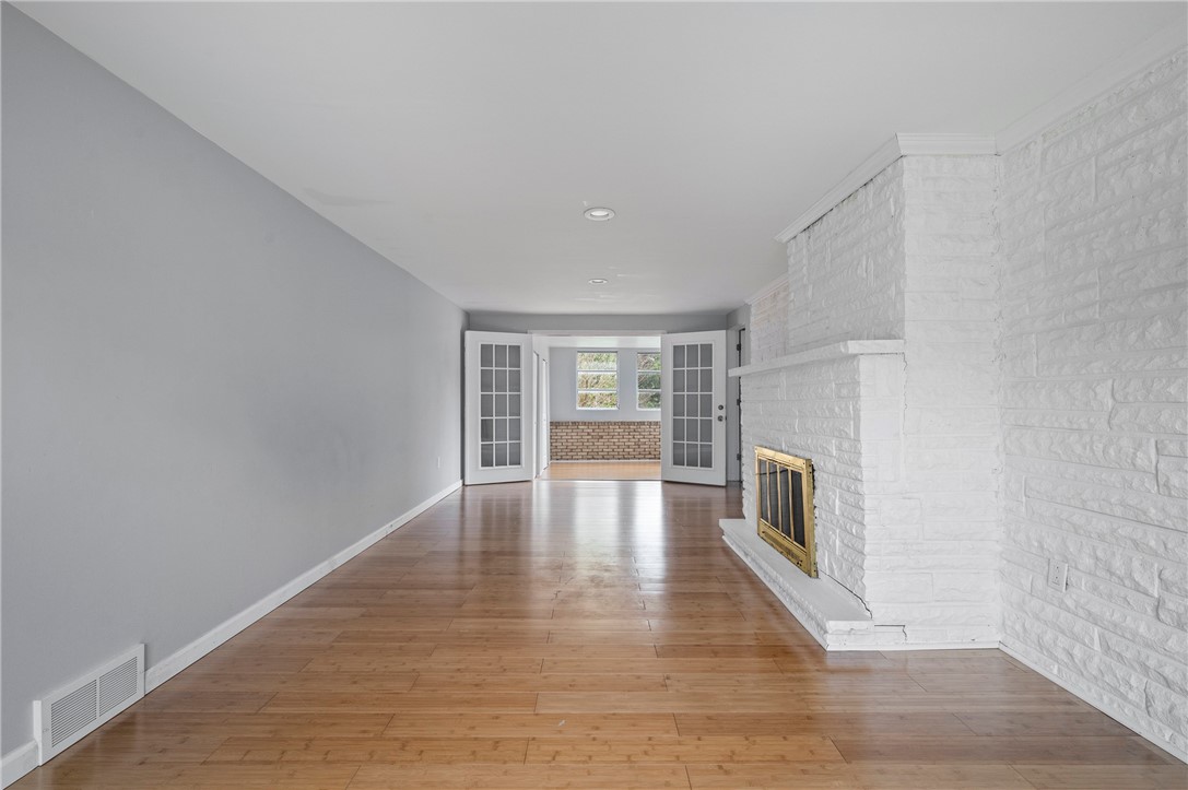 126 8th Ave